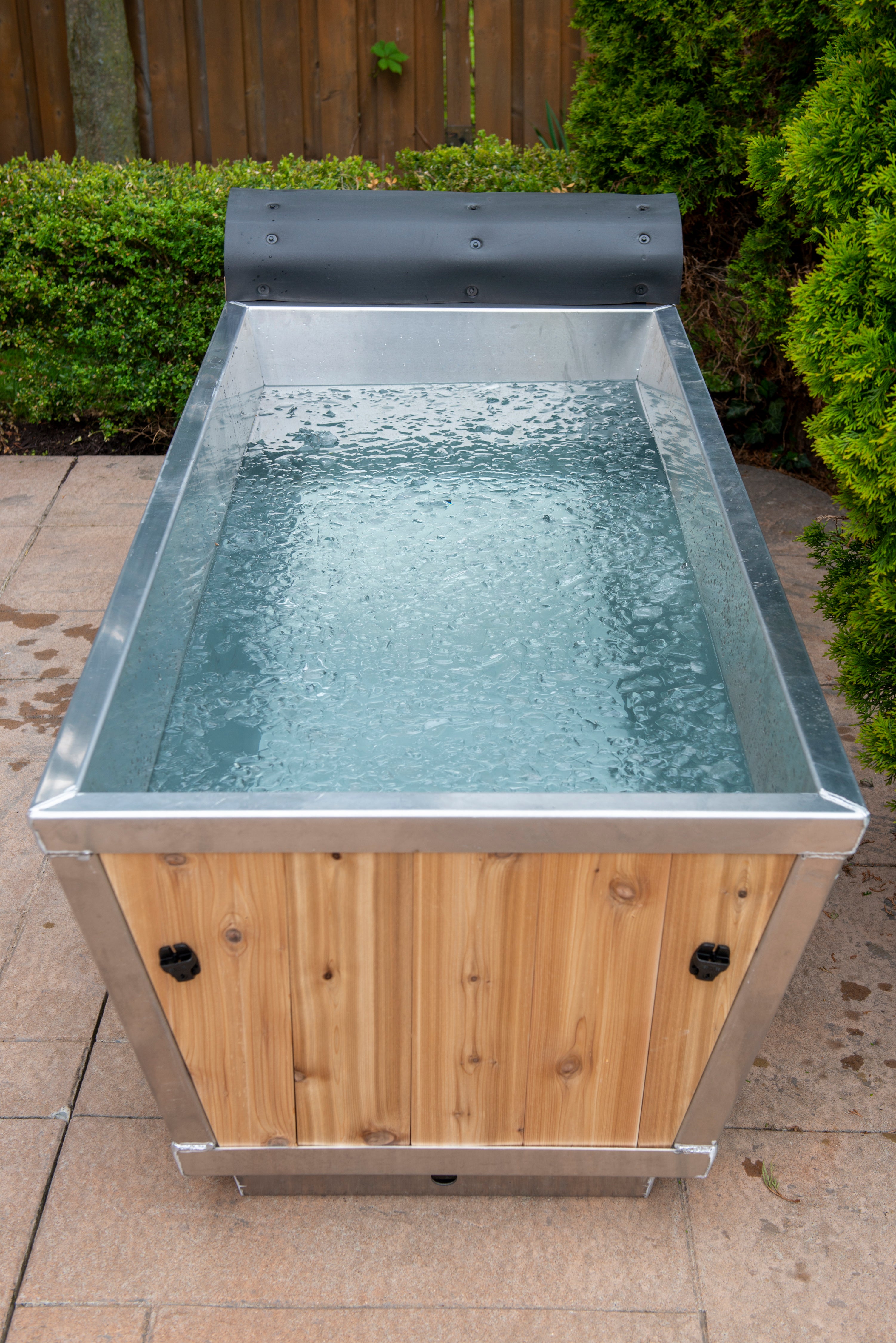 Dundalk LeisureCraft Polar Cold Plunge Tub  CT362PP